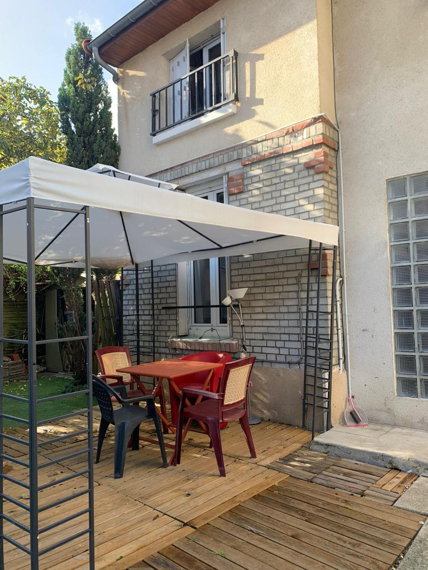 Pavillon & Jardinet A 5 Mn Paris , 30 Mn Stade De France Au Pied Du Rer B *